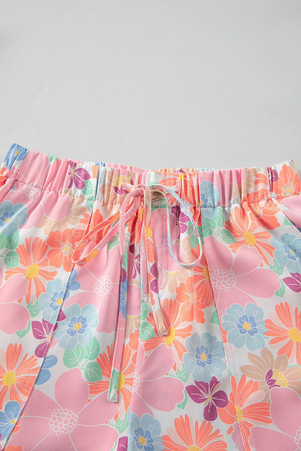 Pink Floral Print Side Pockets Drawstring Casual Shorts -