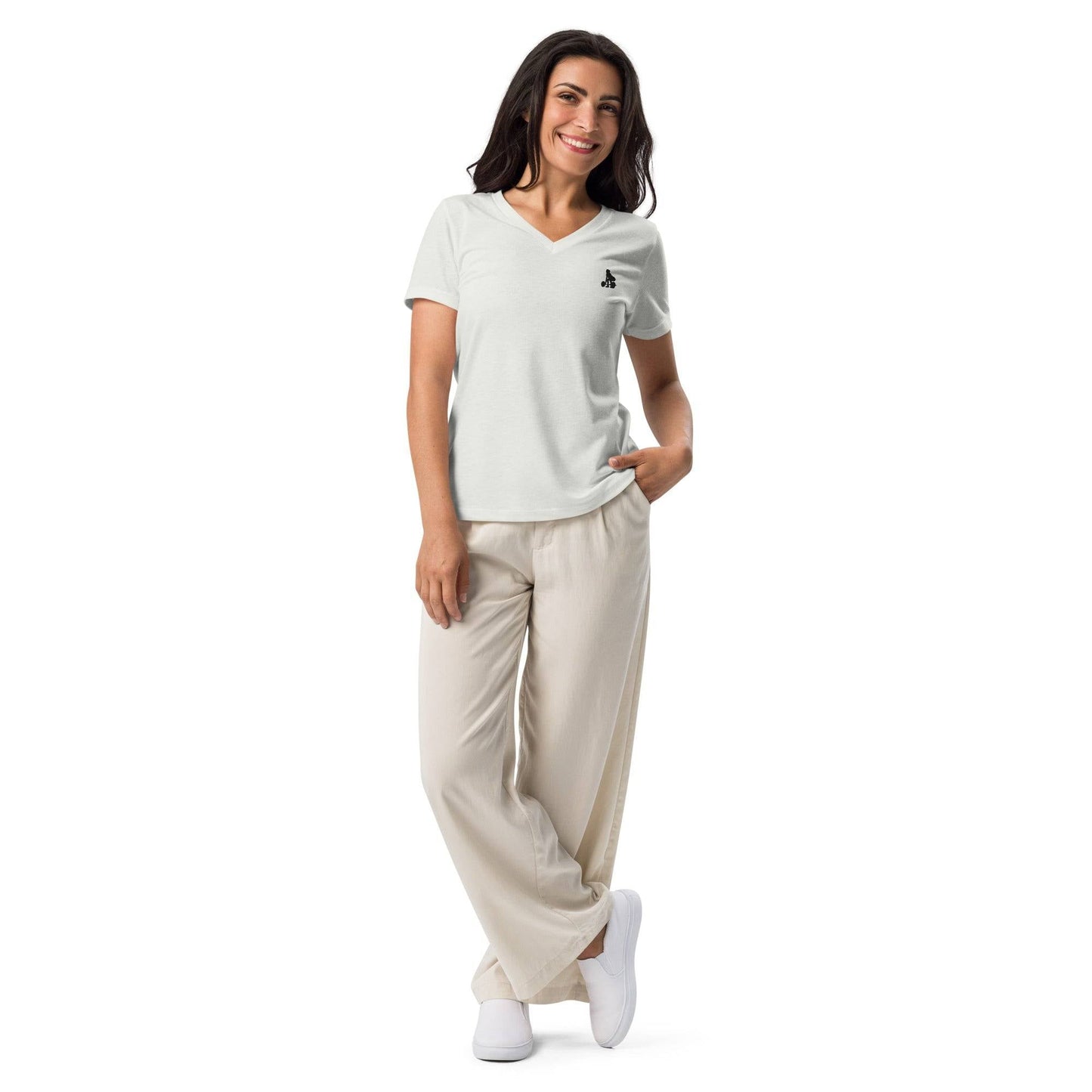 Women's Weightlifting T-Shirt - Relaxed V-Neck for Comfort and Performance -