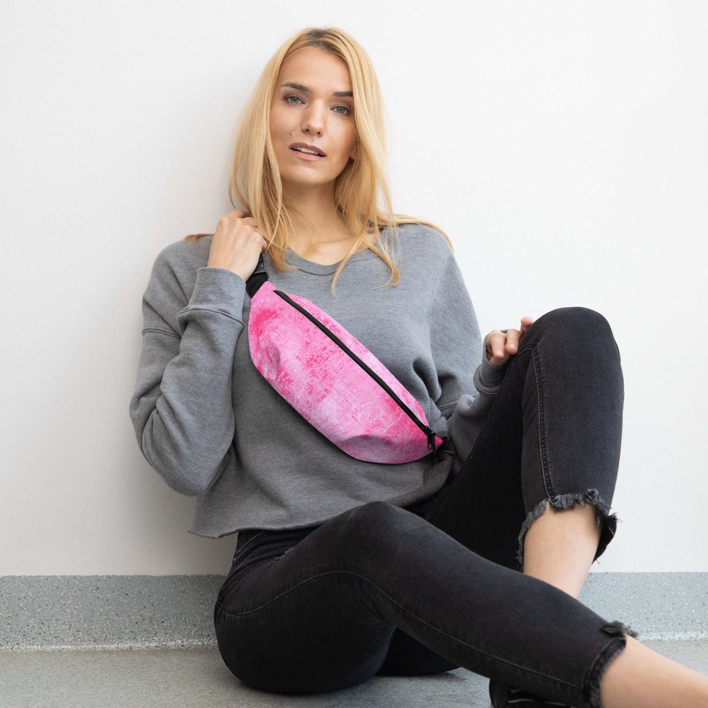 Women's Pink Fanny Pack - Stylish and Functional Accessory for Summer Adventures -