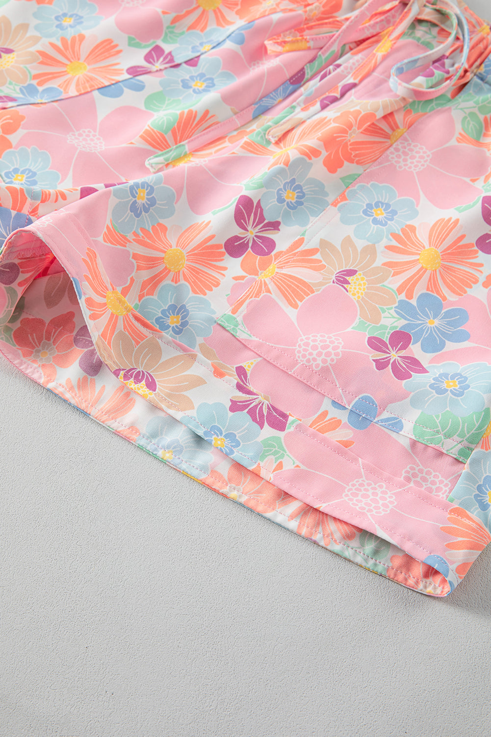 Pink Floral Print Side Pockets Drawstring Casual Shorts -